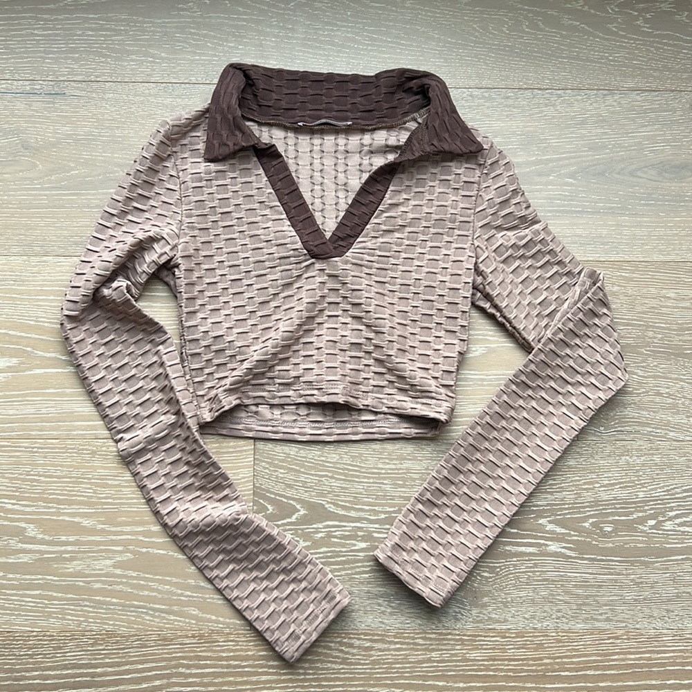 Collared Top - Picture 3 of 4